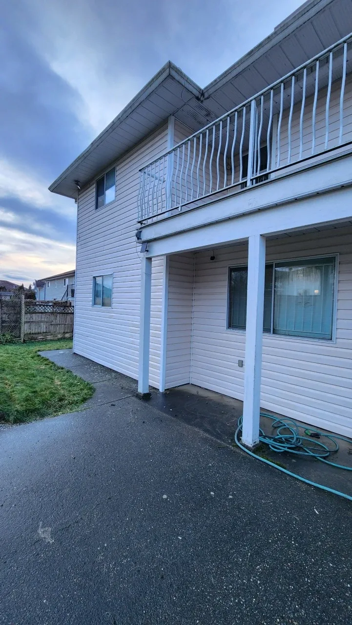 pressure washing available B&E 2500 PSI Gas image indicator(6)