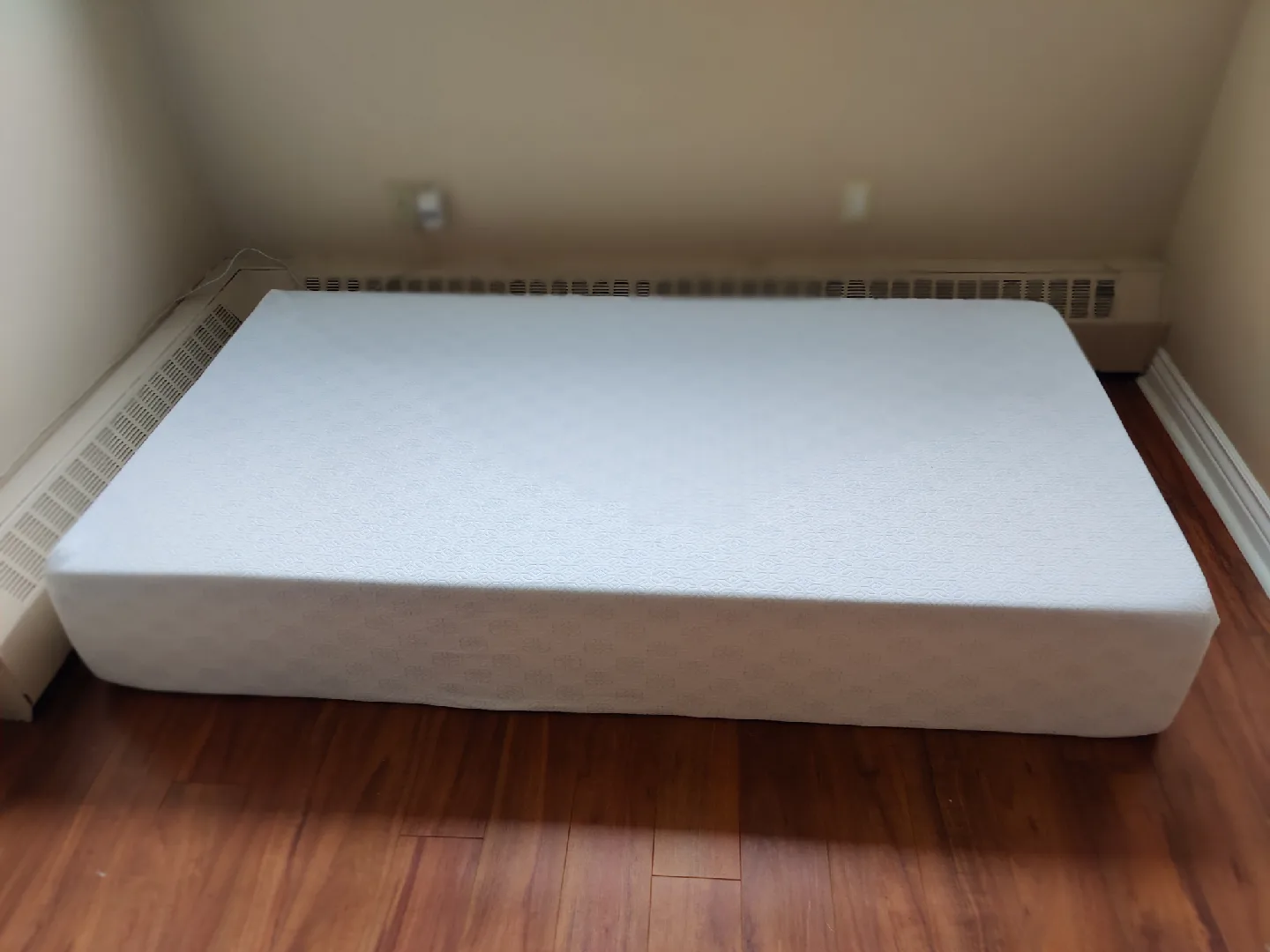 Zinus Twin Mattress, 12 Inch Green Tea Cooling Gel Memory Foam image indicator(3)