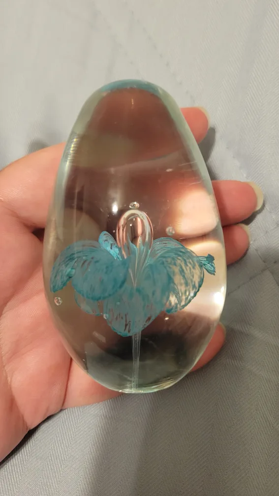 Glass Paperweight with Blue Flower image indicator(2)