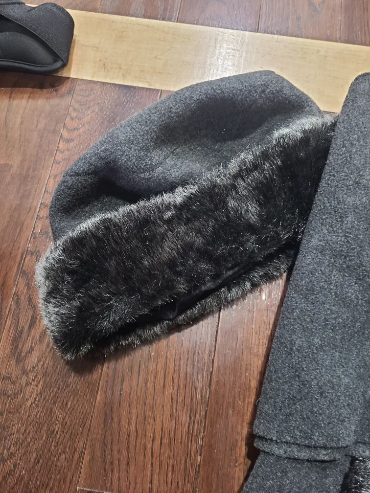 Assorted Winter Hats and Earmuffs image indicator(3)