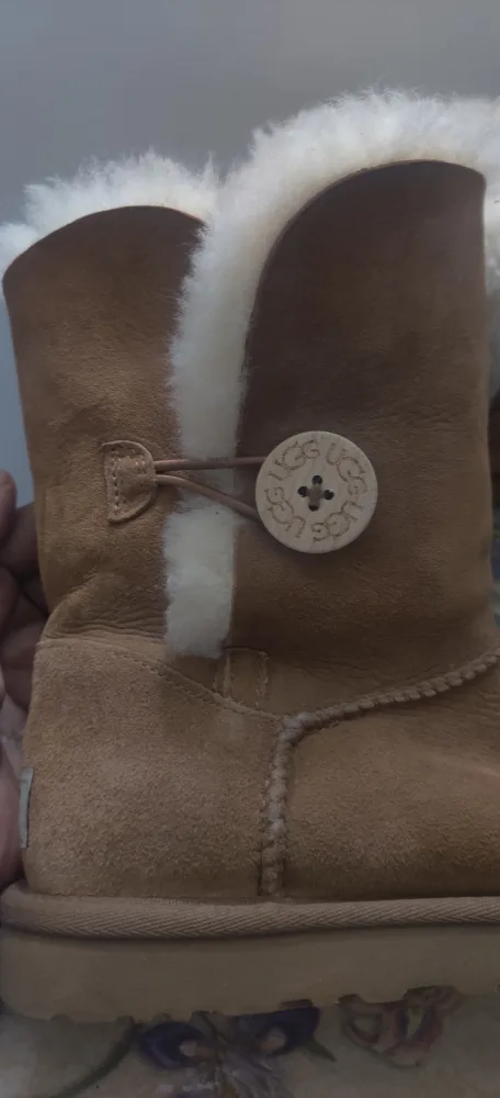 UGG Australia S/N 5803 Size 6 Boots image indicator(5)