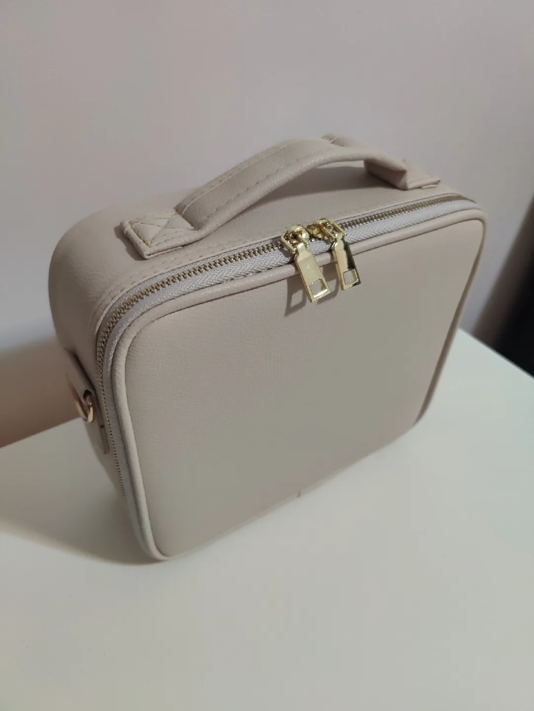 Makeup Travel Case - Beige thumbnail