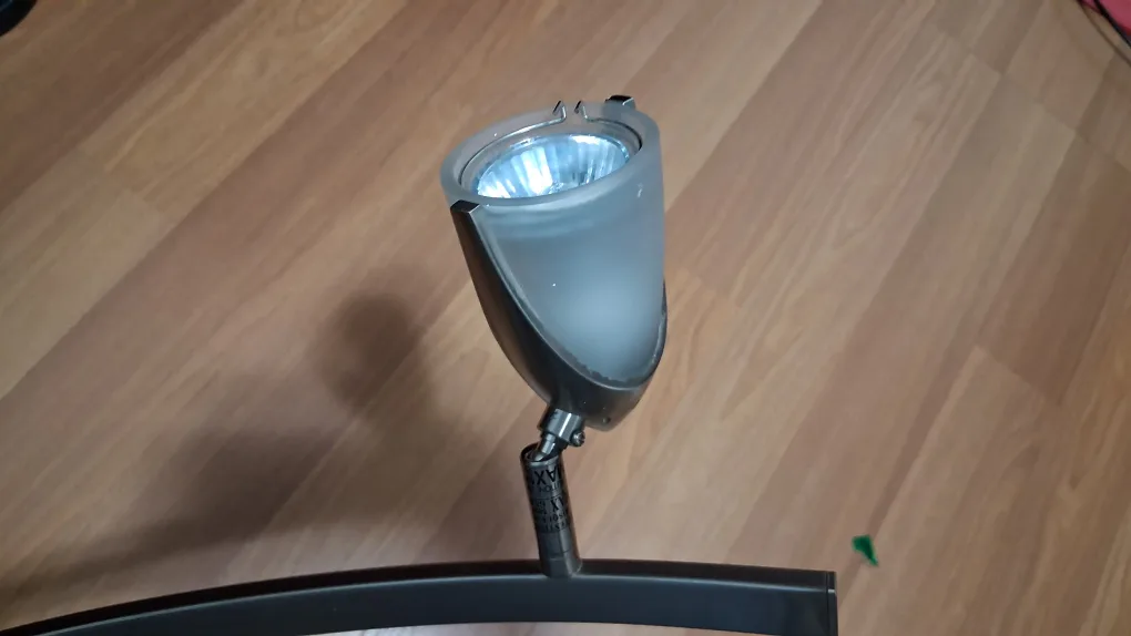 Spotlight with 3 heads image indicator(3)