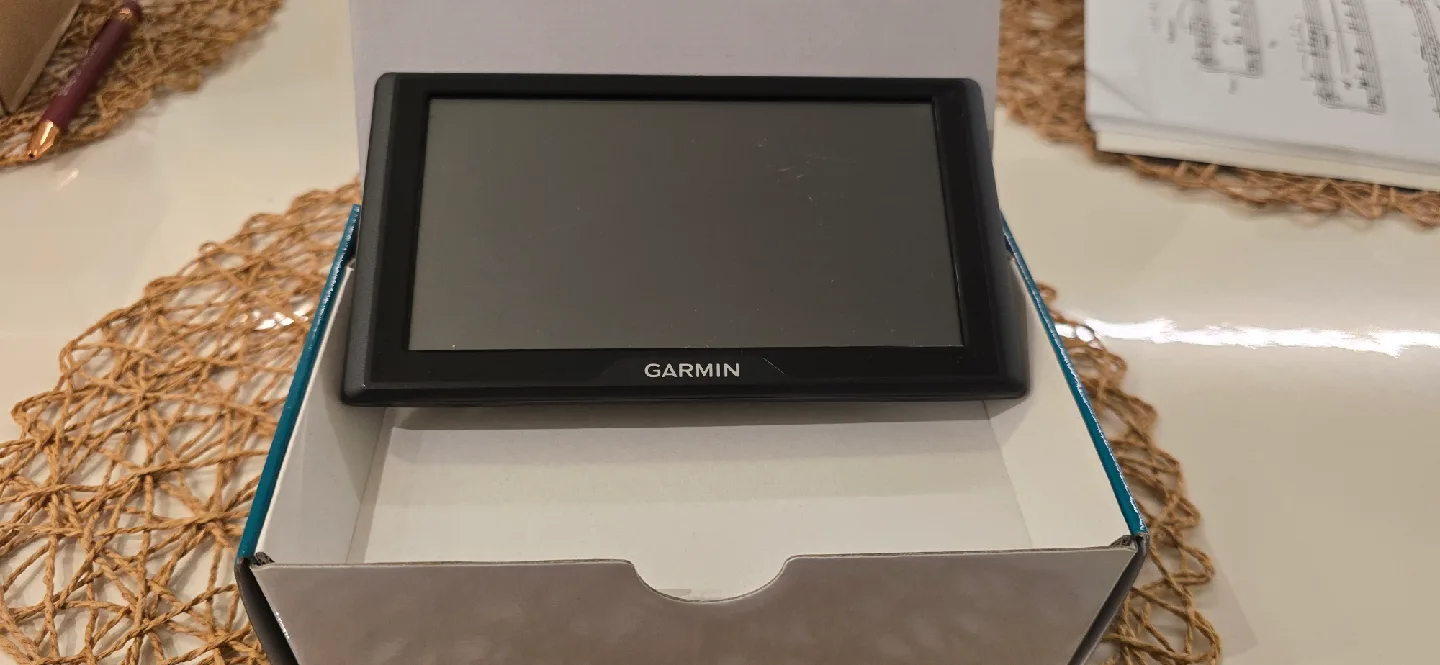 Garmin Drive 60 GPS Navigator - USA+CAN LM 6" image indicator(3)
