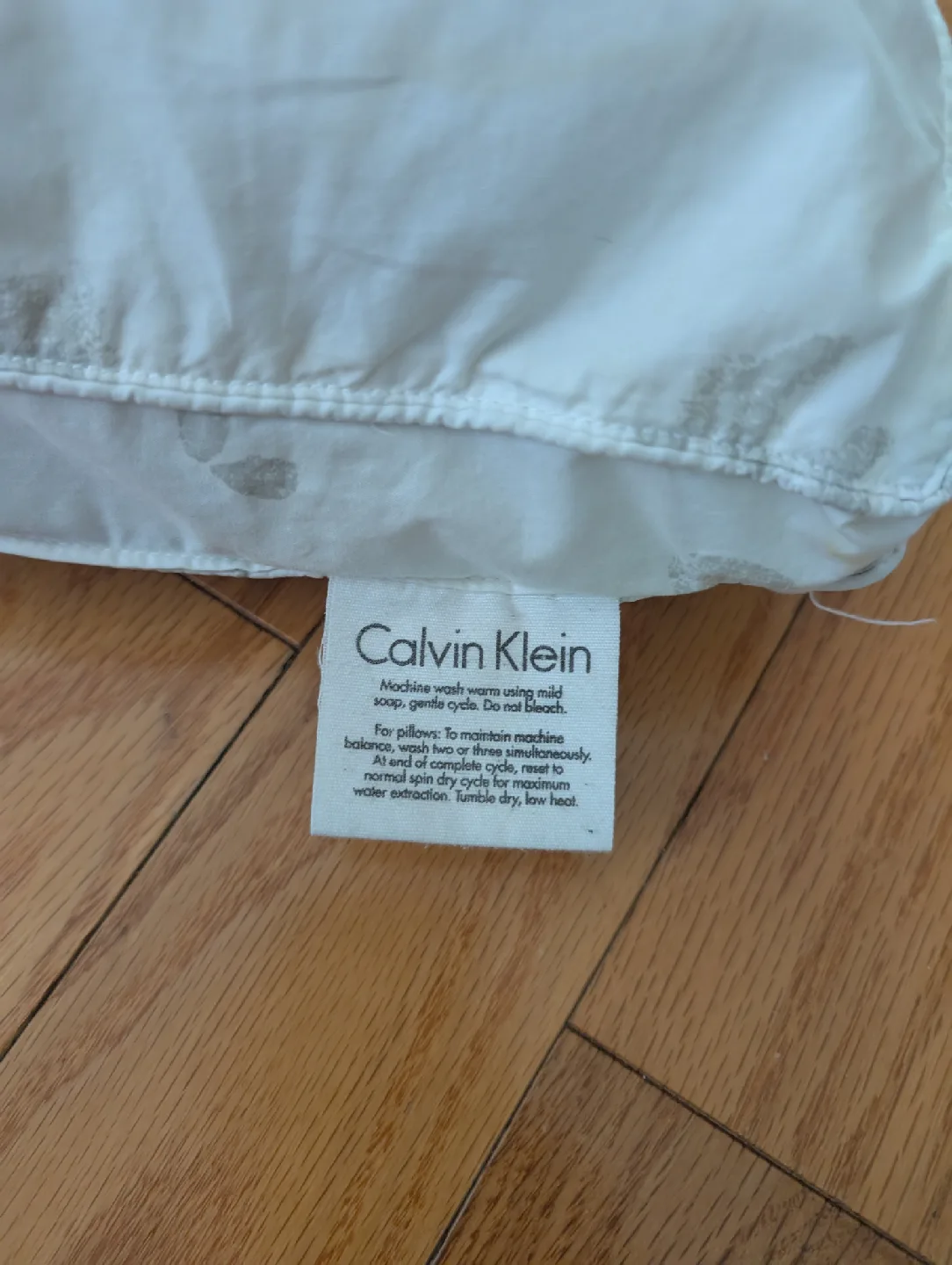 Calvin Klein Pillow King size, with pillow cover image indicator(3)