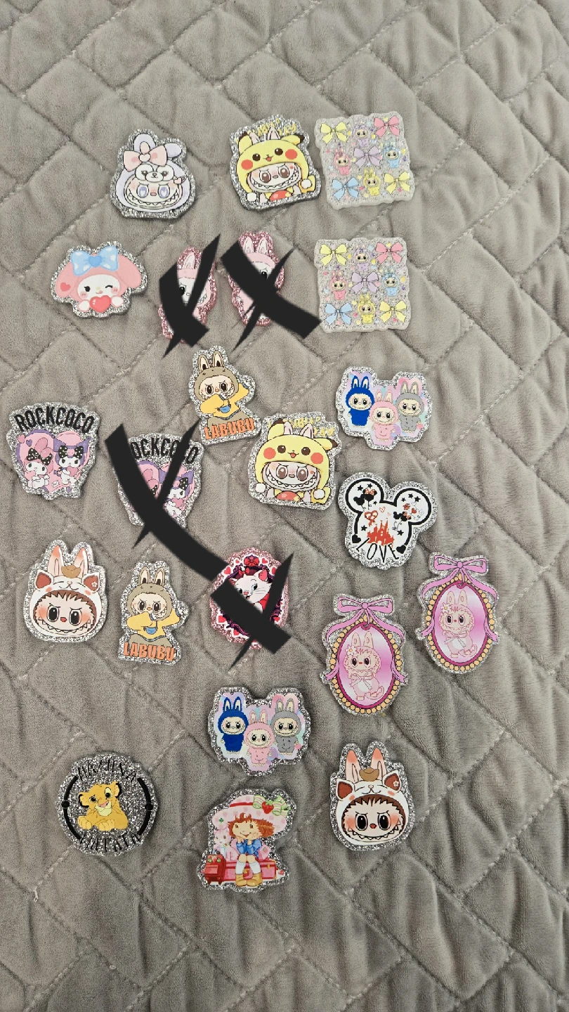 Labubu  Glittery Pins - photo 2