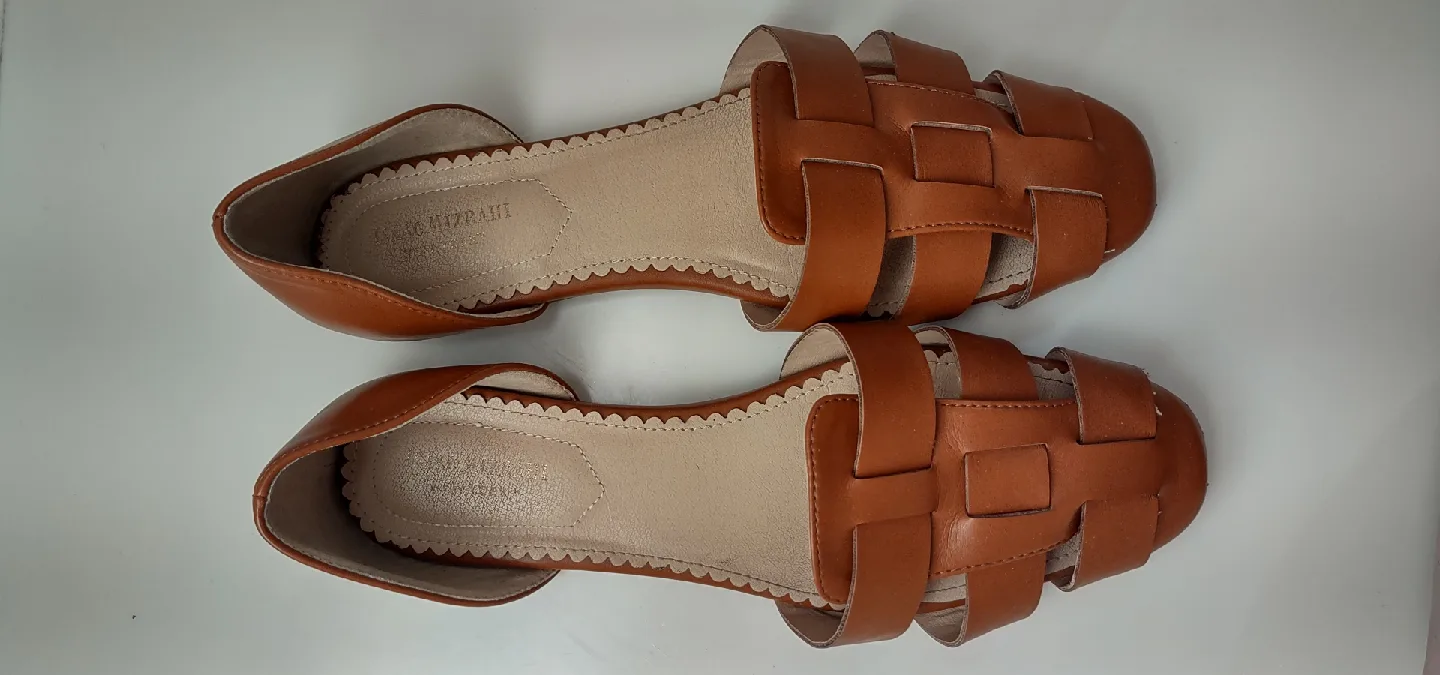 Isaac Mizrahi Brown Woven Sandals image indicator(2)