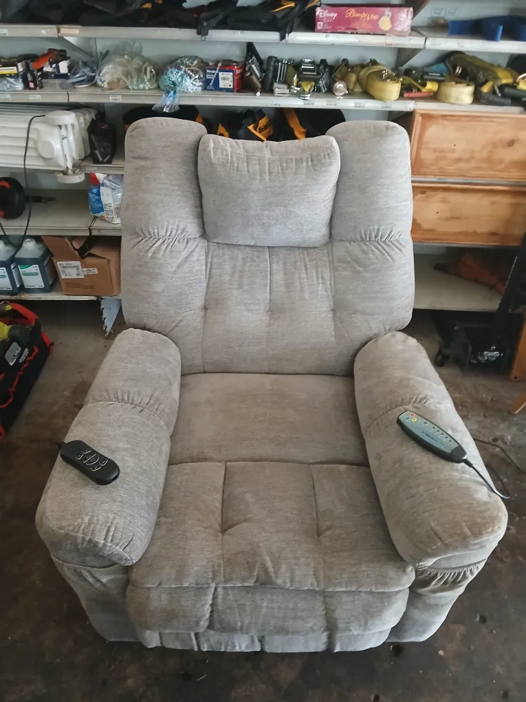 RECLINER AND EXORCICE CHEAR thumbnail