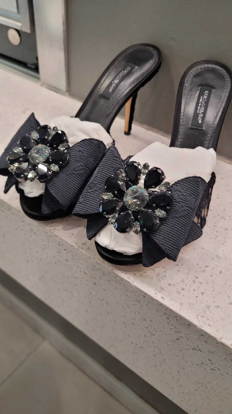 Authentic Dolce and Gabbana 36.5 image indicator(2)