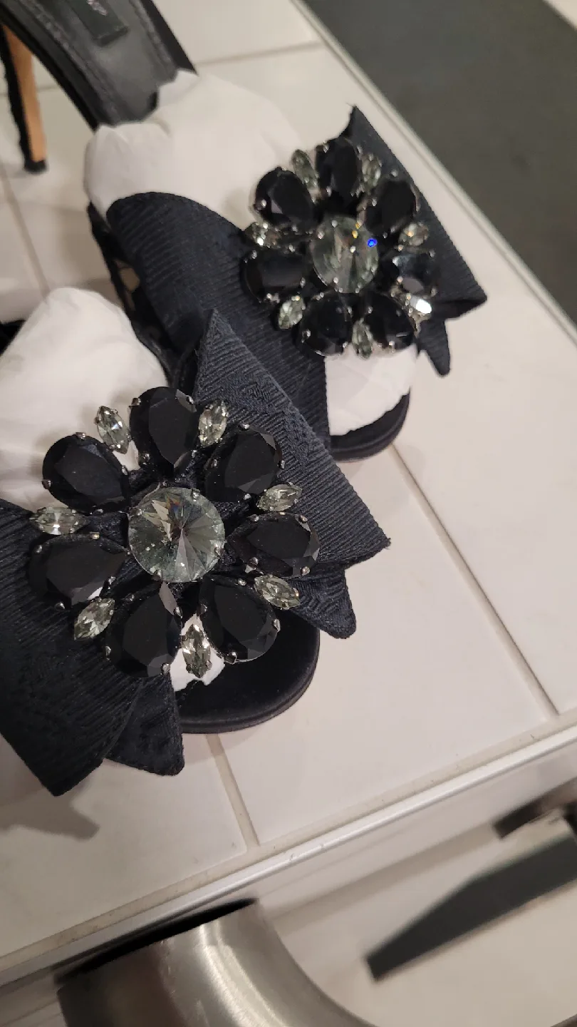 Authentic Dolce and Gabbana 36.5 image indicator(8)