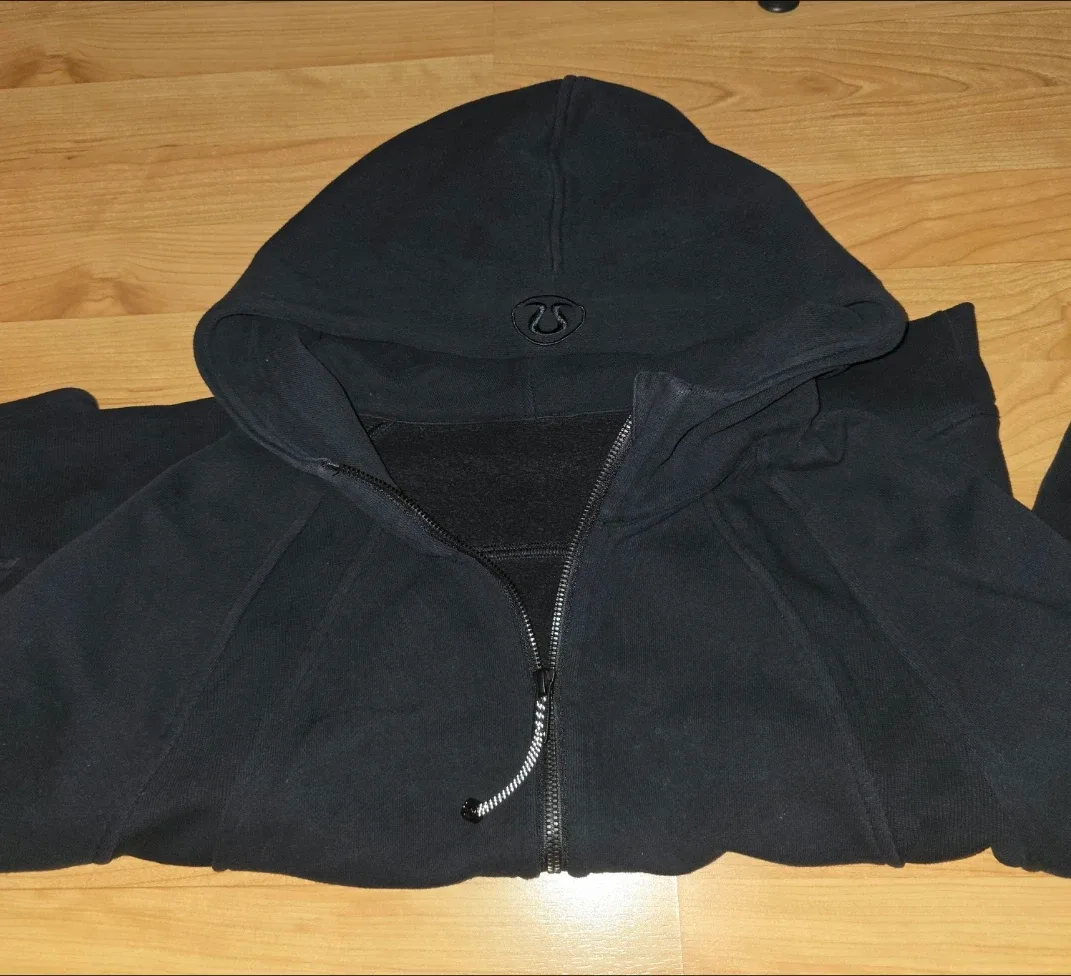Lululemon Black Scuba Hoodie - Size M/L image indicator(4)
