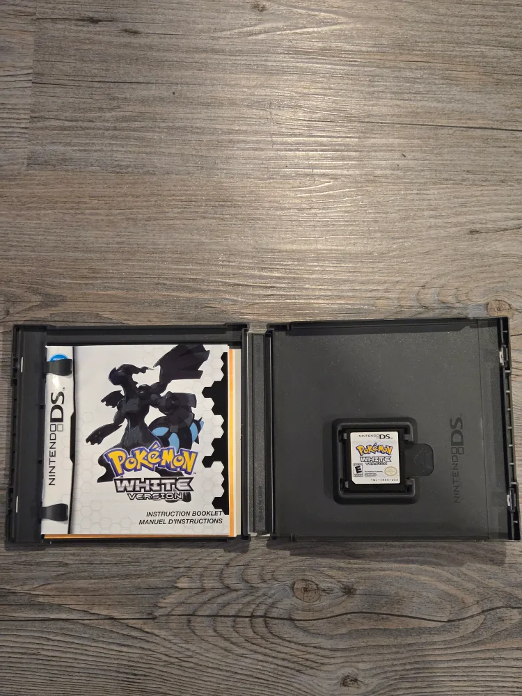Pokemon White Version for Nintendo DS image indicator(3)