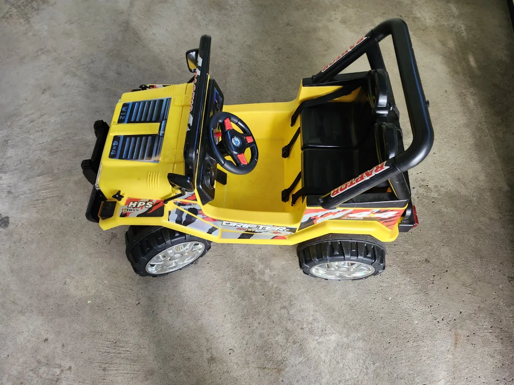 Drifter Raptor 4x4 Yellow Ride-On Toy Car image indicator(2)