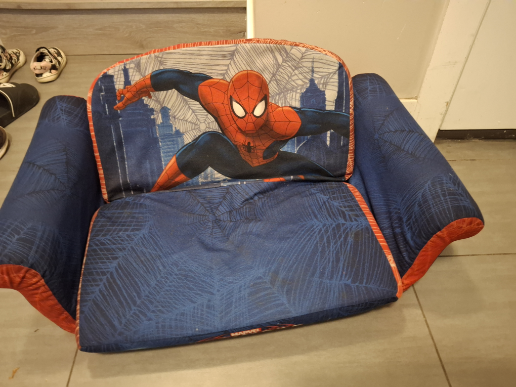 Marvel Ultimate Spider-Man Kids Flip Open Sofa
