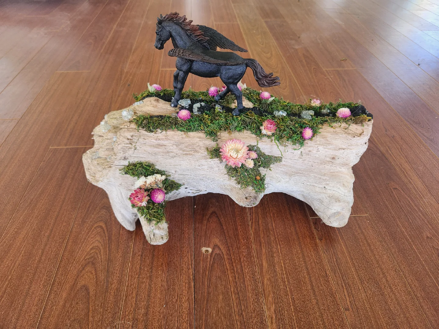 Handmade Pegasus and Unicorn Diorama image indicator(3)