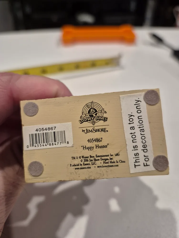 Looney Tunes by Jim Shore "Happy Hunter" Figurine image indicator(3)