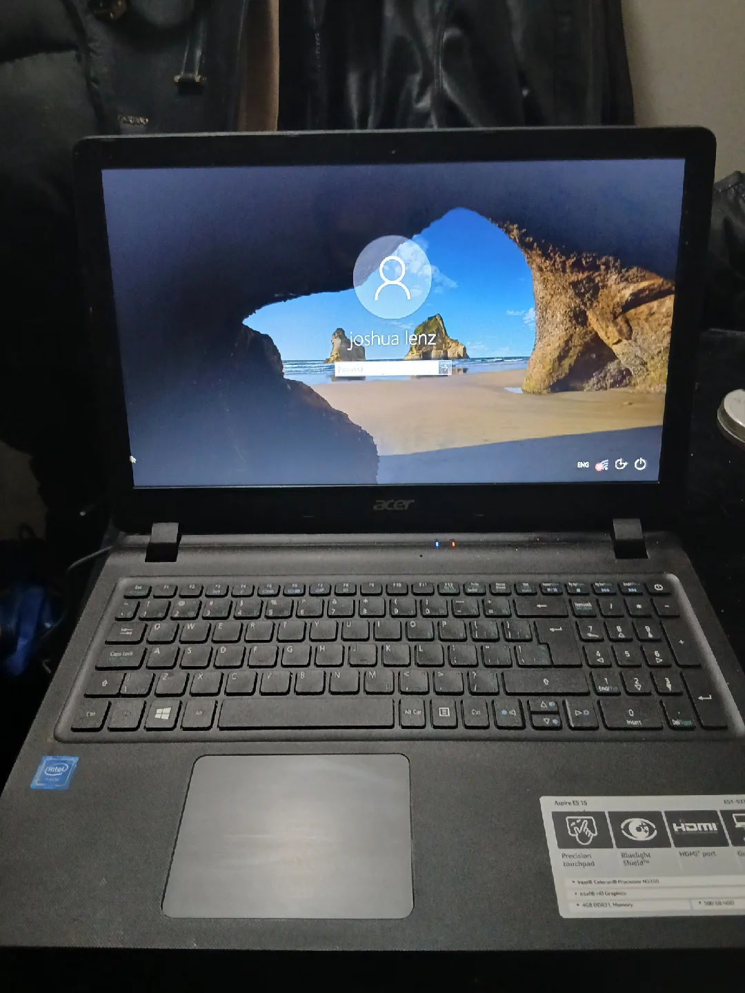 Acer Aspire ES 15 Laptop image indicator(2)