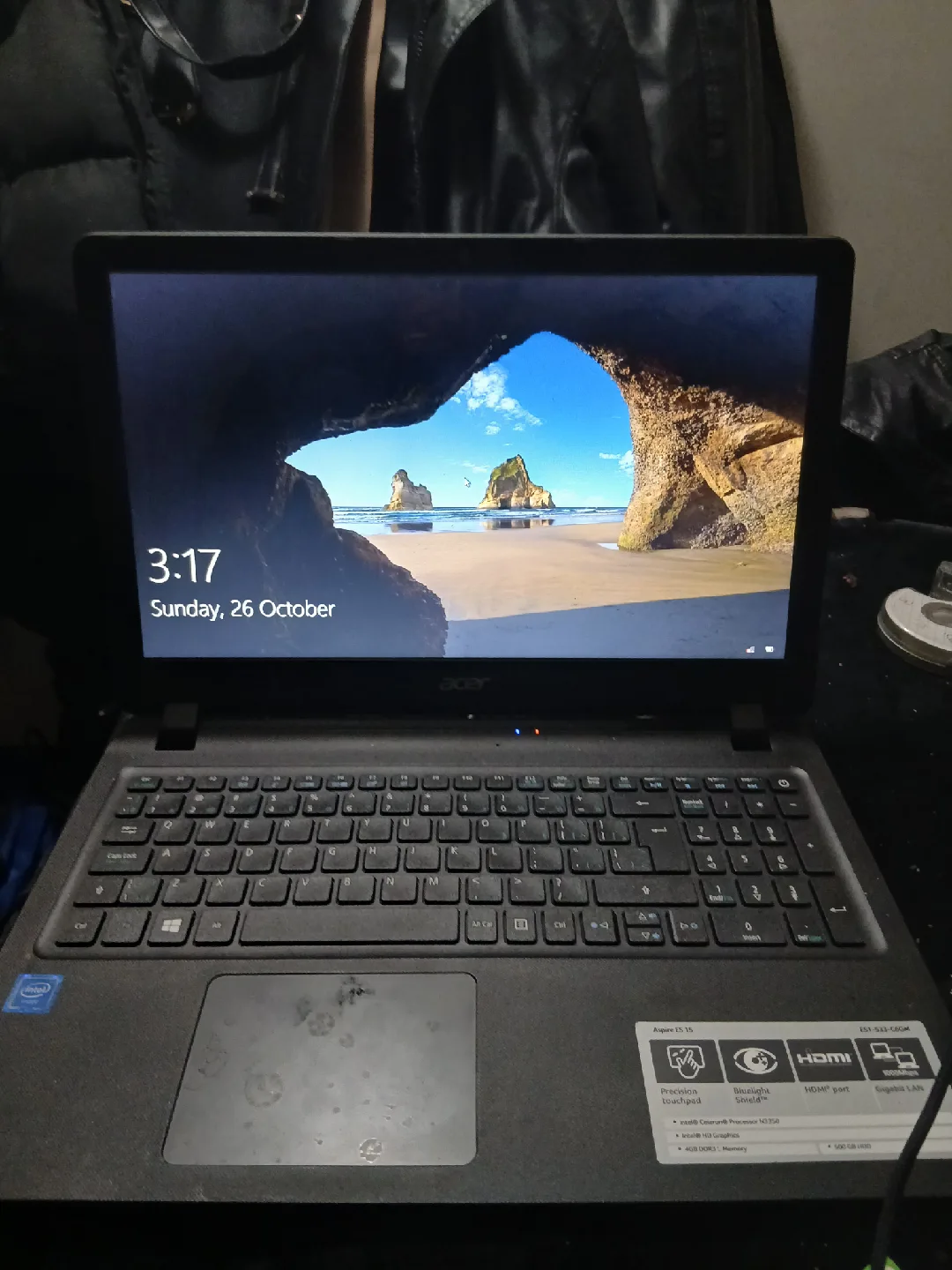 Acer Aspire ES 15 Laptop image indicator(3)