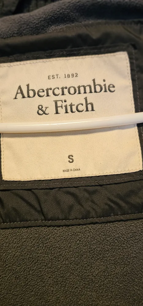Abercrombie & Fitch Puffer Jacket - Size S image indicator(2)