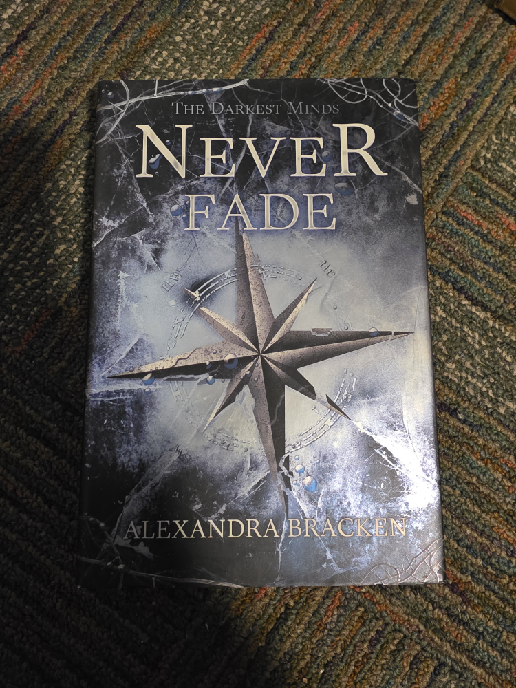Never Fade by Alexandra Bracken