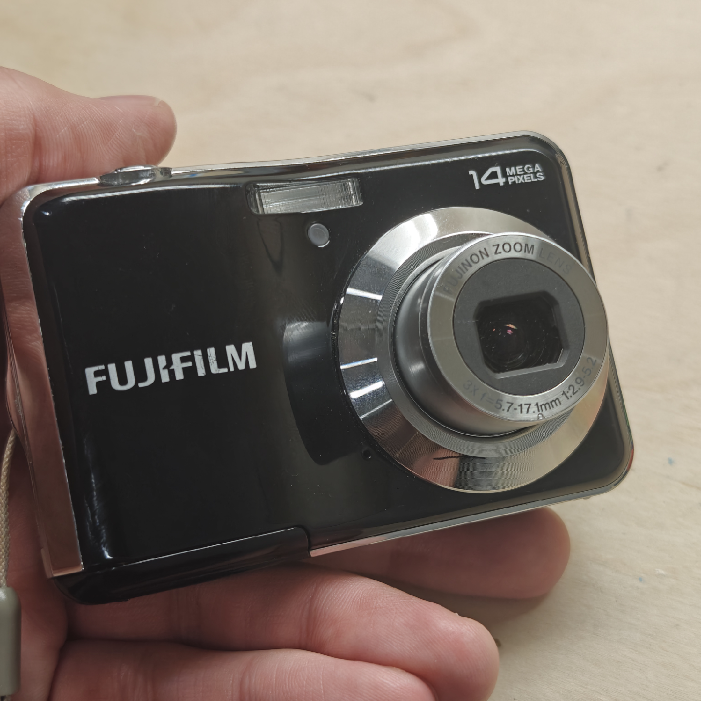 Fujifilm FinePix AV150 14MP Digital Camera - photo 5