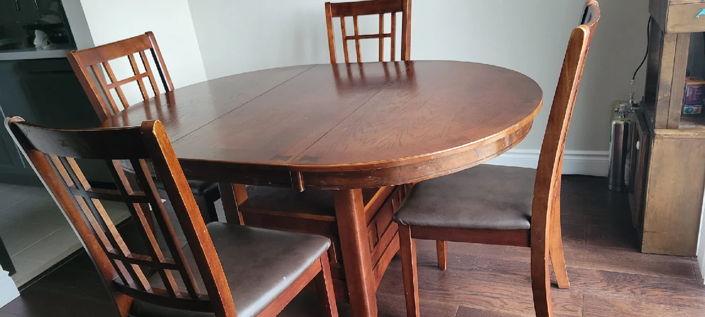 Wooden Dining Table with 4 Chairs - Convertible to Round table
