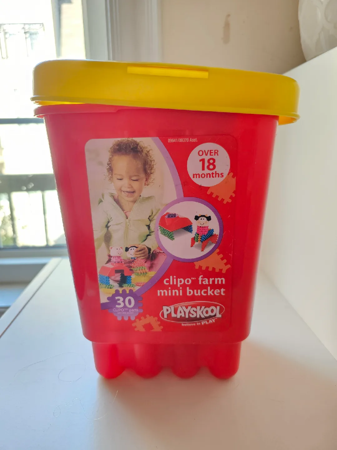 Playskool Clipo Farm Mini Bucket - 30 Pieces thumbnail