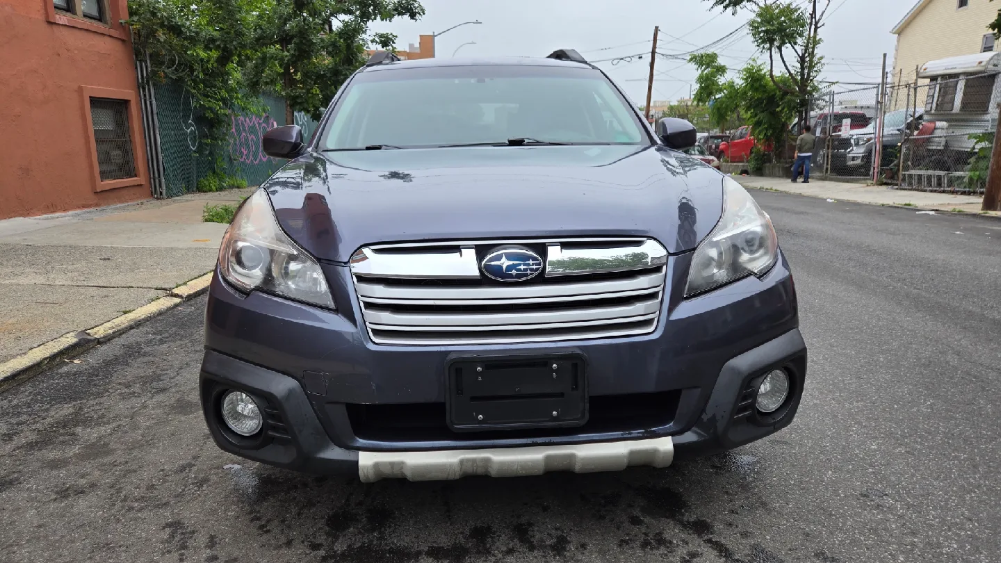 2014 Subaru Outback Limited Wagon 4D image indicator(5)