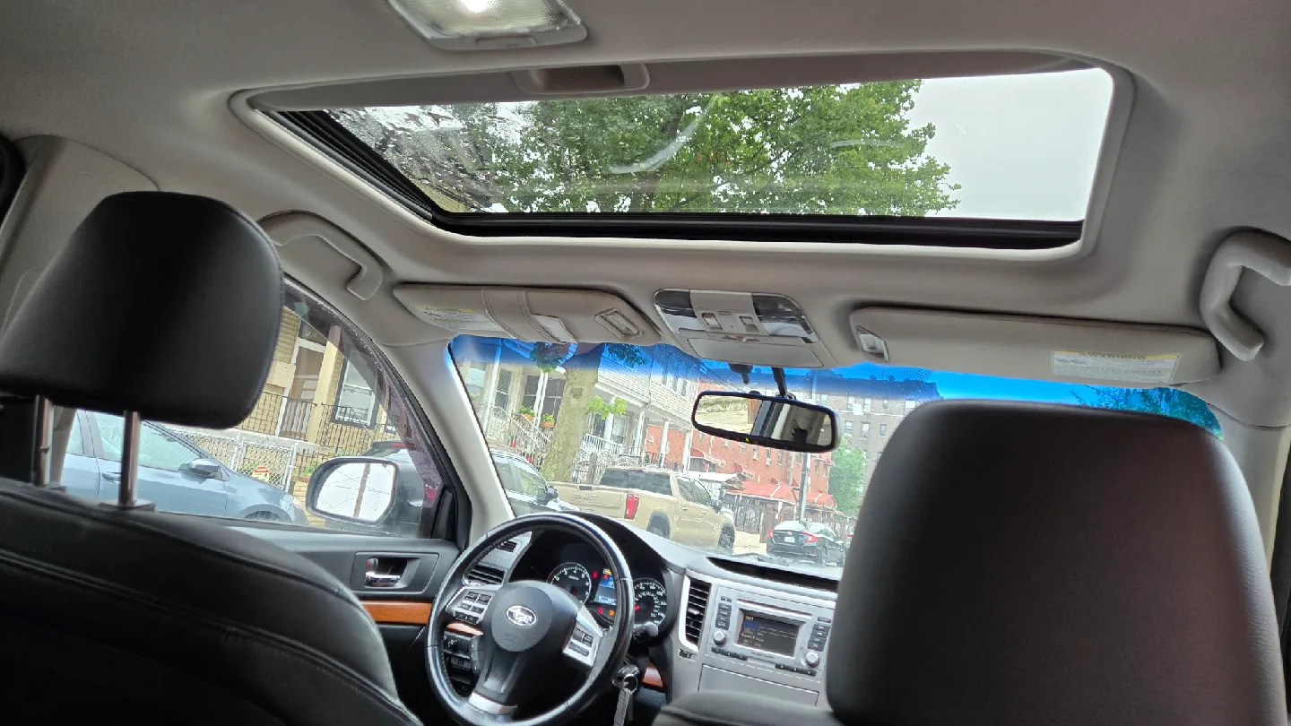 2014 Subaru Outback Limited Wagon 4D image indicator(6)