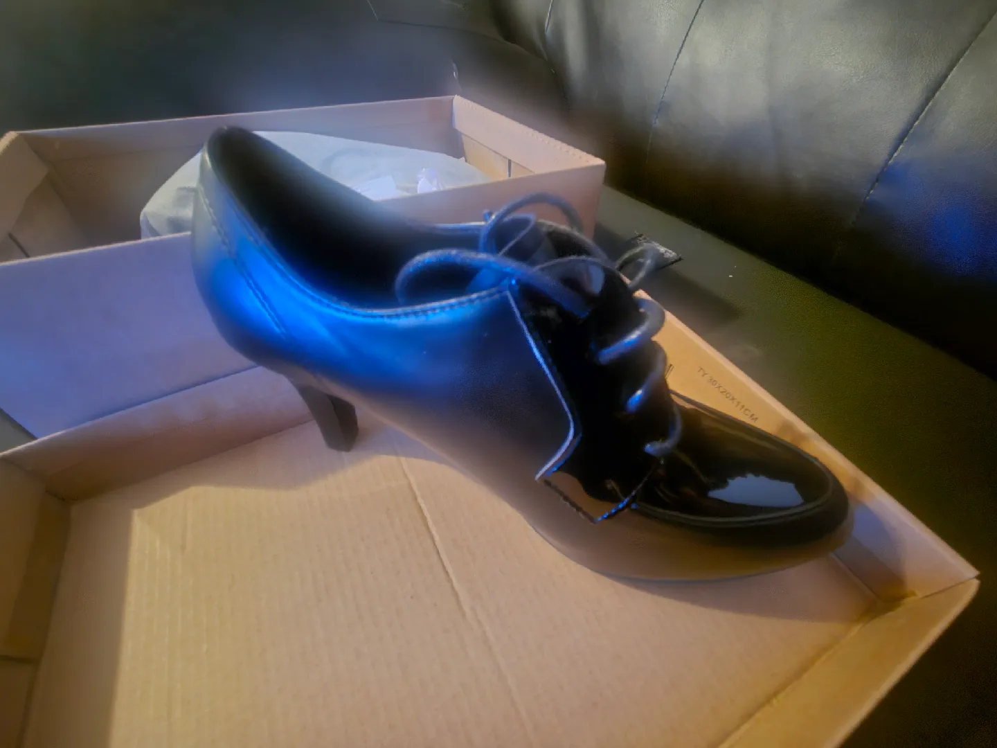 New Clarks Black Patent Leather Heels 8 image indicator(2)