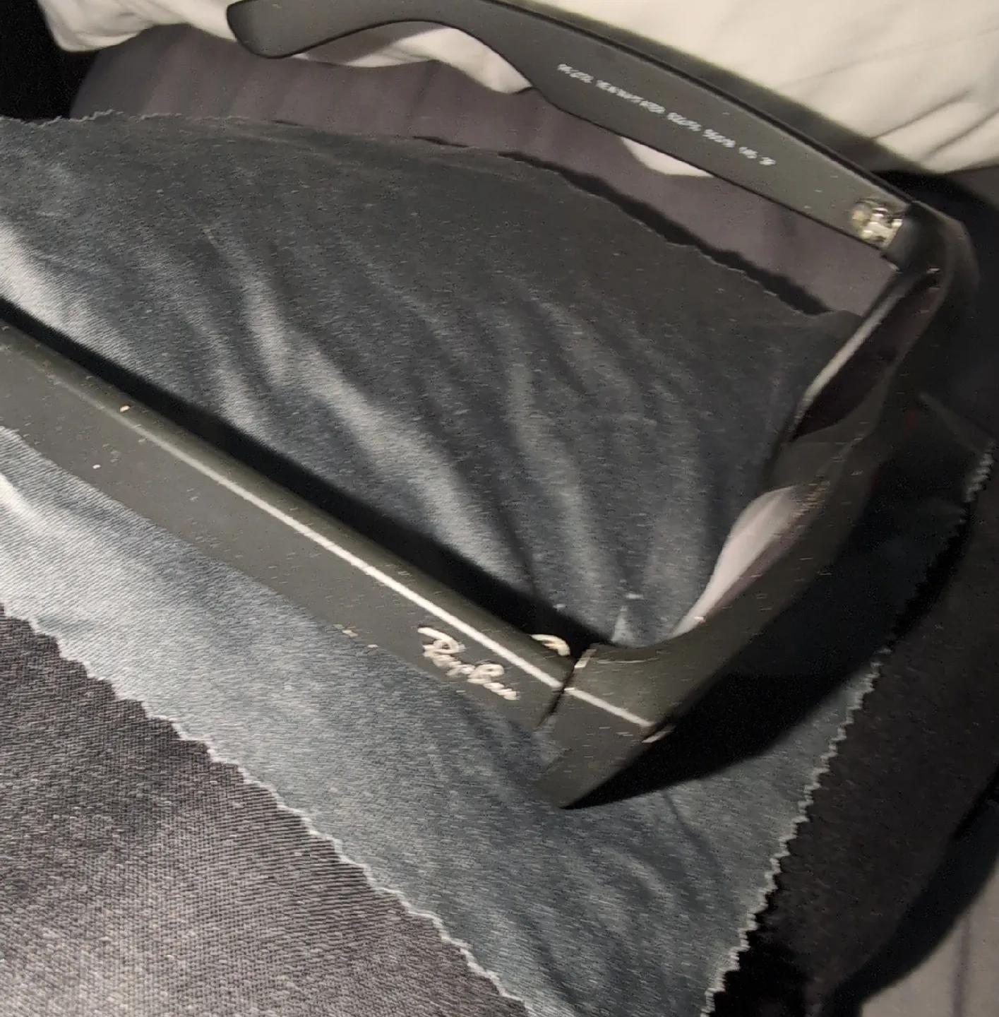 Ray-Ban Sunglasses Black image indicator(2)