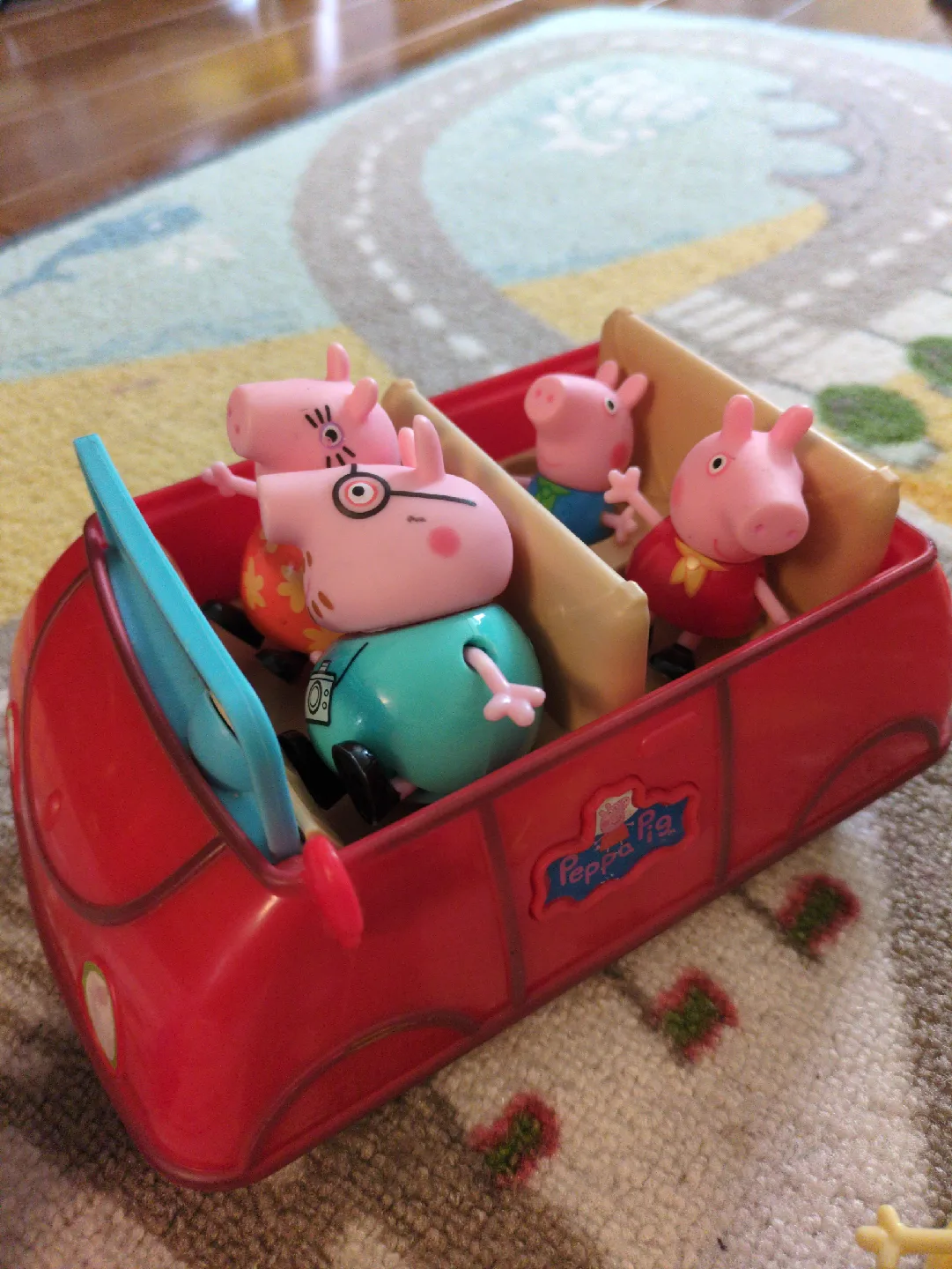 Peppa Pig Figures & Car image indicator(2)