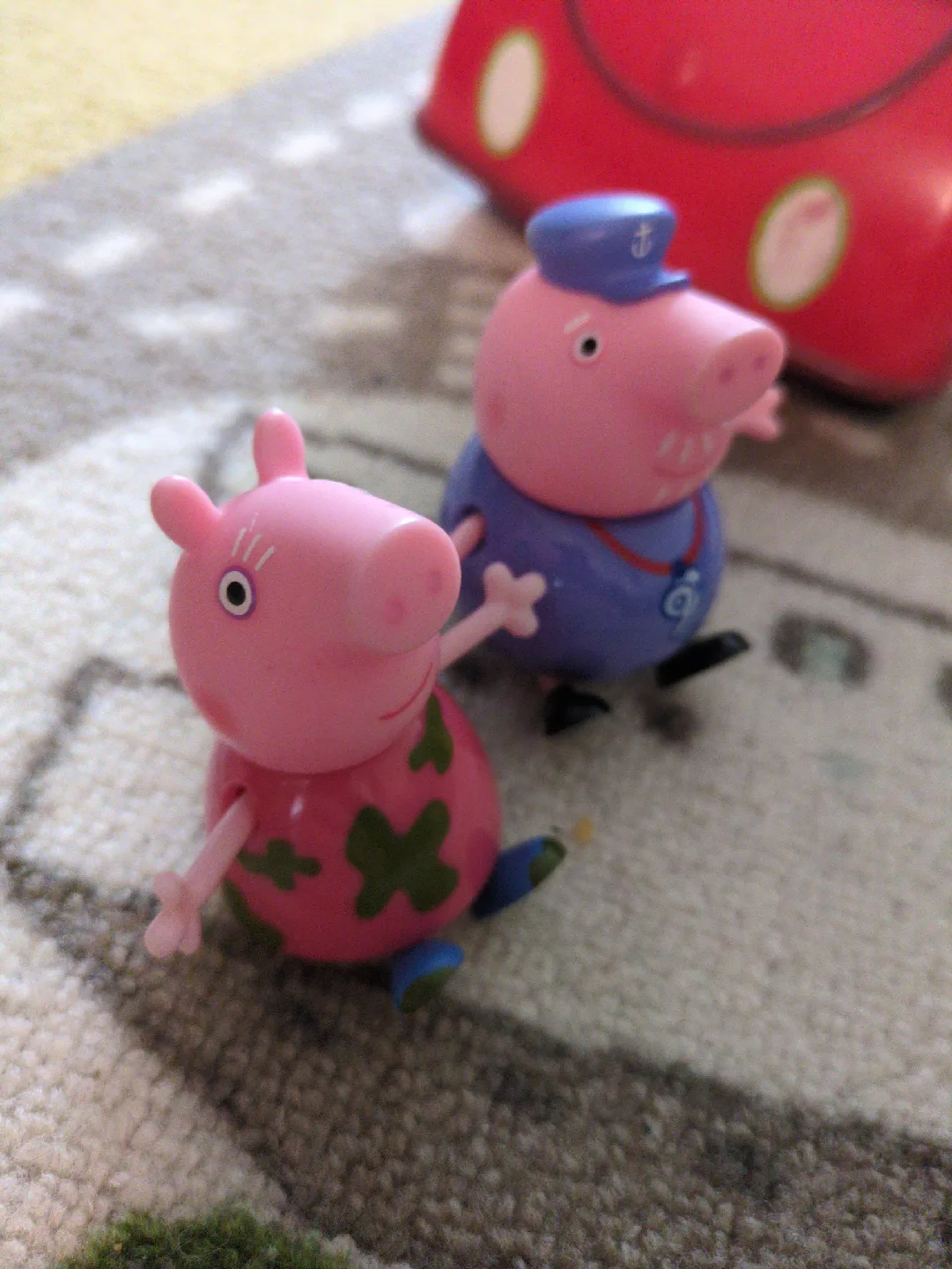 Peppa Pig Figures & Car image indicator(3)