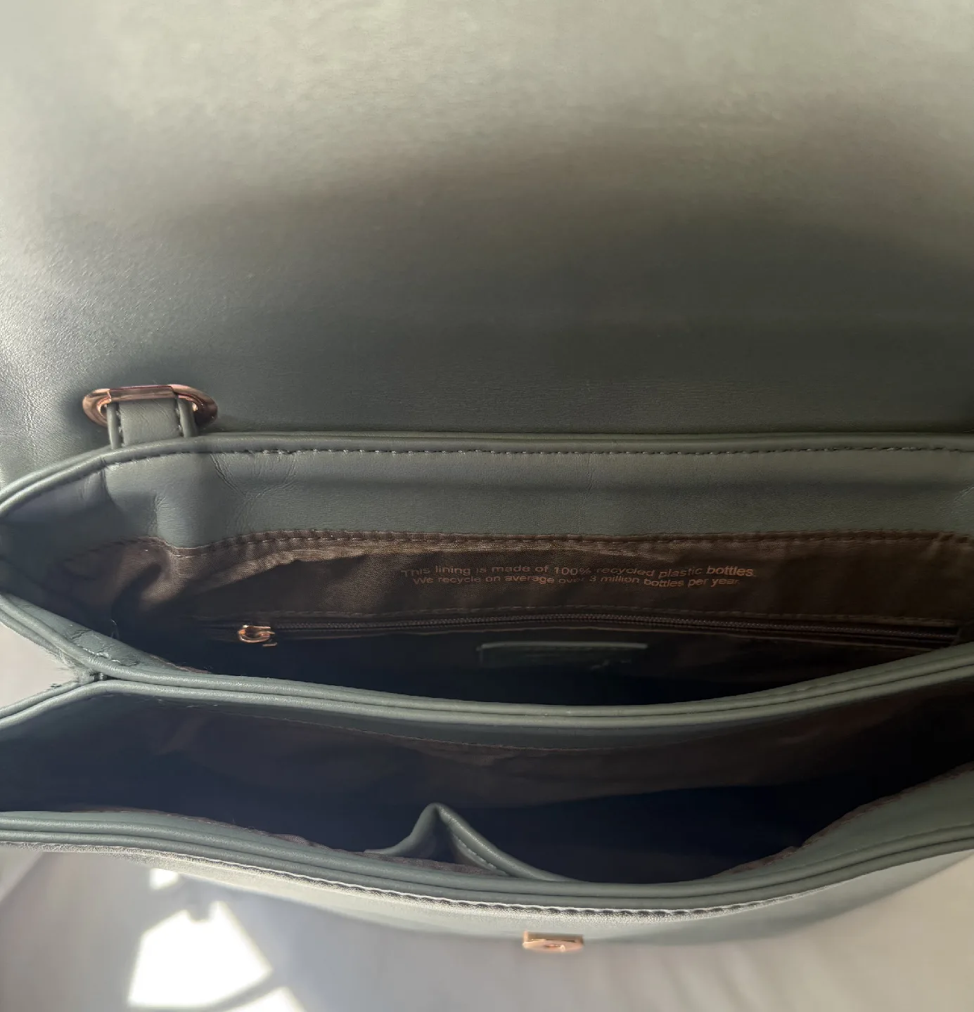 Matt & Nat Vegan Leather Olive Green Crossbody Bag image indicator(3)