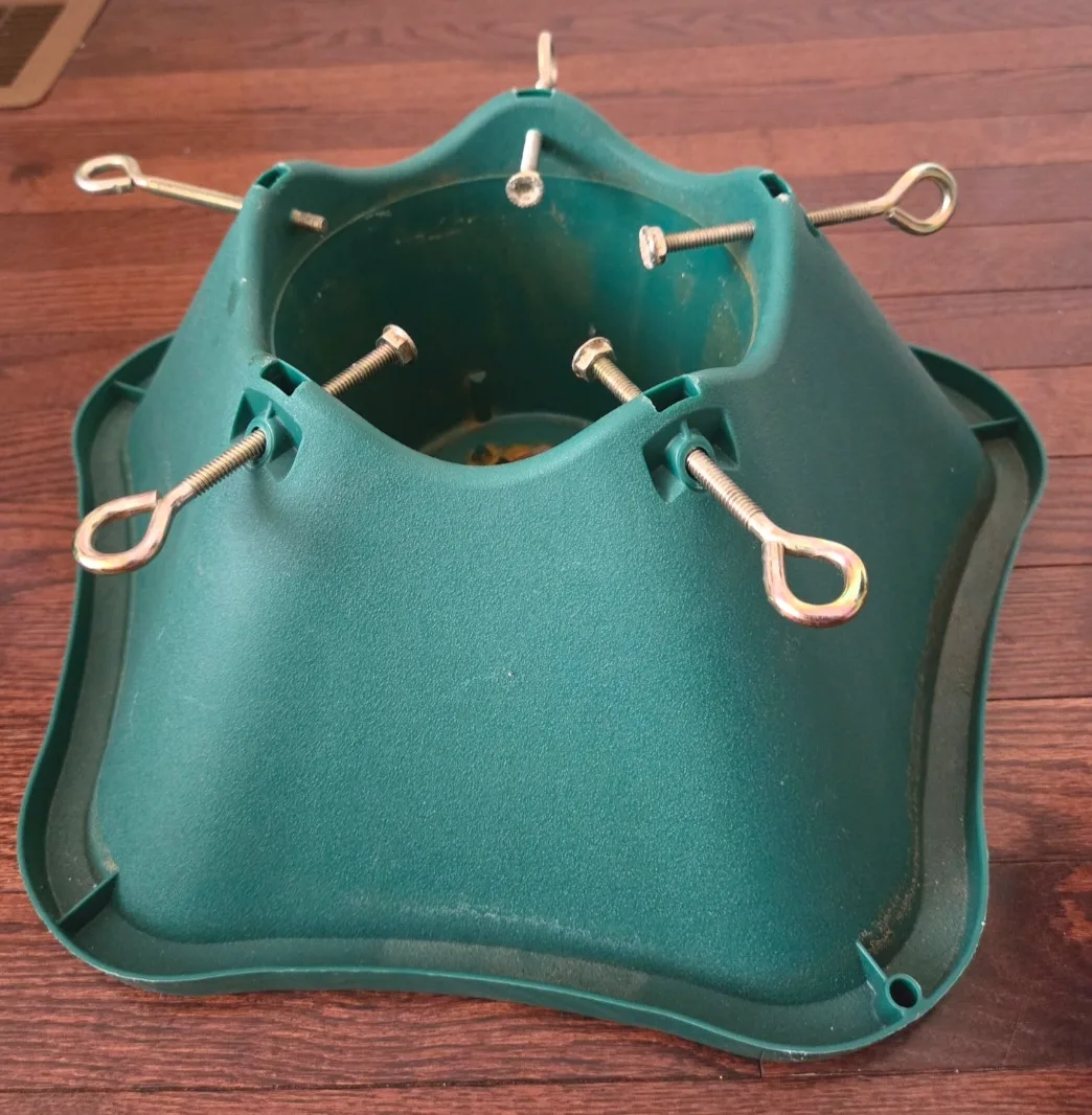 Green Christmas Tree Stand - 7-8 feet trees image indicator(2)