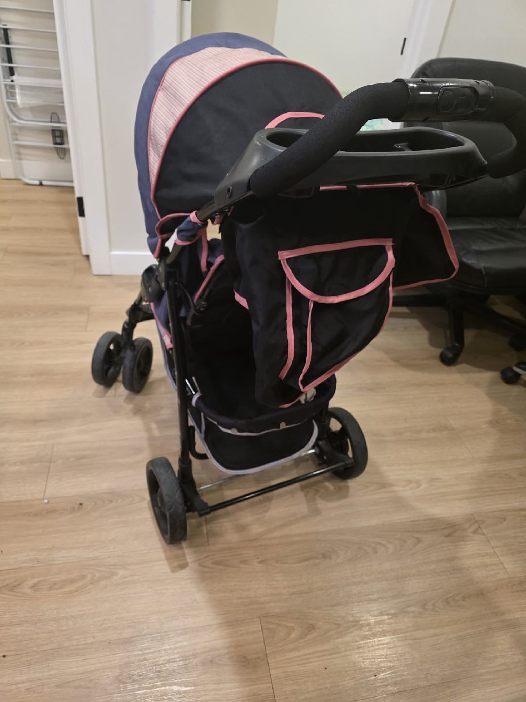Borrí Stroller - Navy Blue & Pink Trim