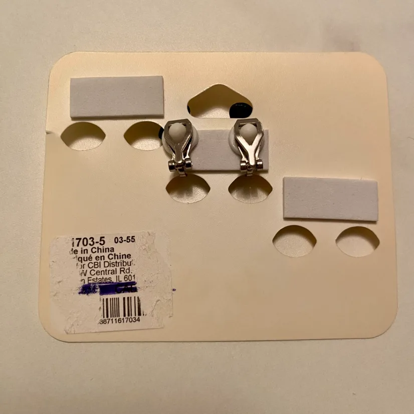 Christmas Clip on Earrings image indicator(4)