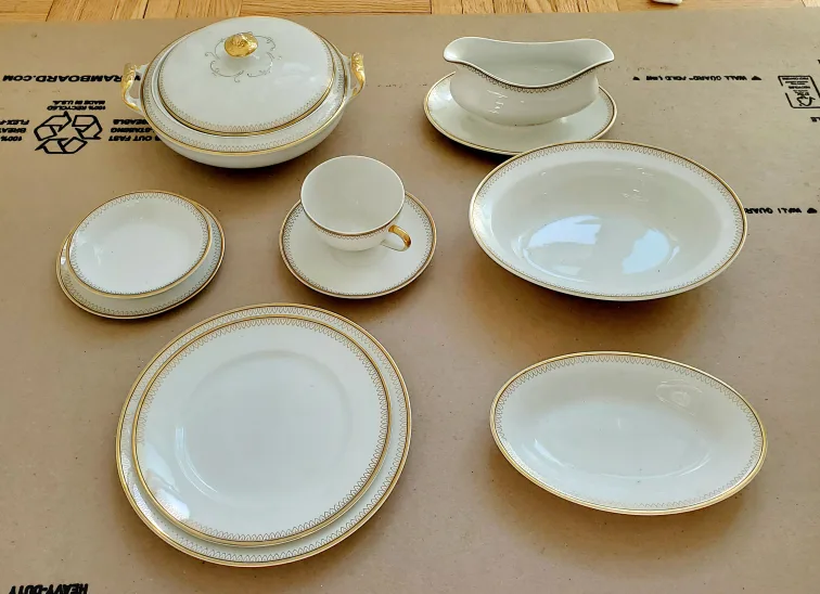 Alfred Meakin 'Dayton' China Set 🥕 thumbnail