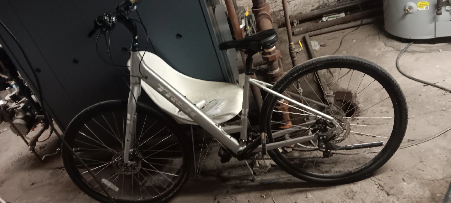 Trek Verve 2 Hybrid Bike