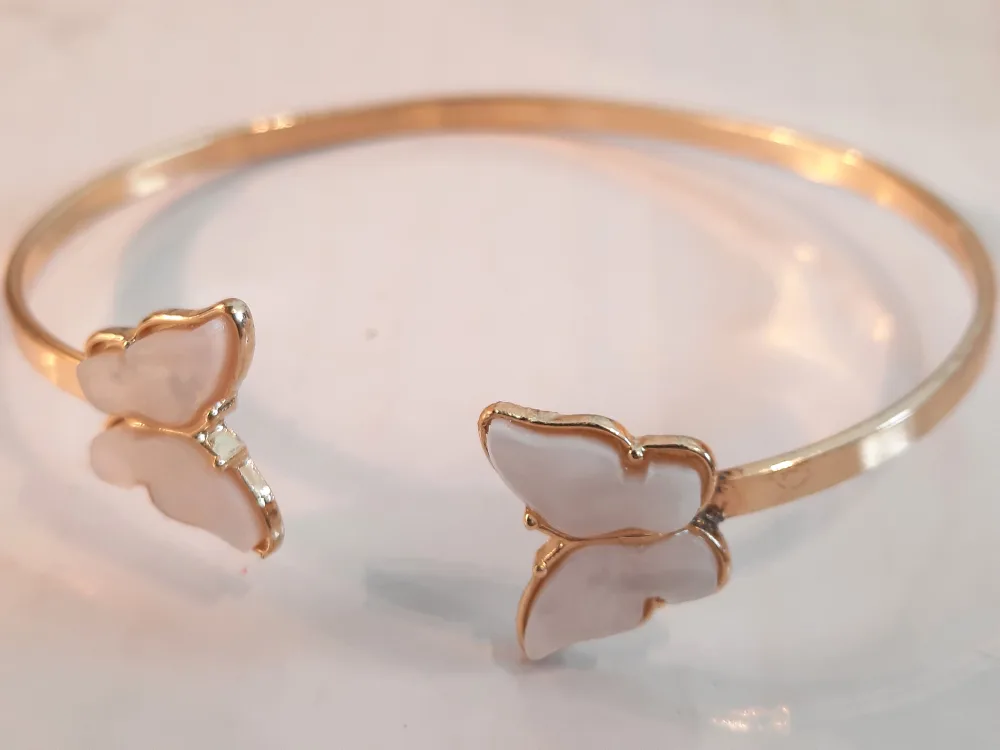 Gold Tone Necklace & Bangle Set image indicator(3)