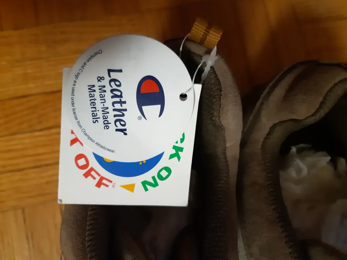 Champion Leather & Man-Made Materials Sneakers - Size 4.5 🧡 image indicator(3)