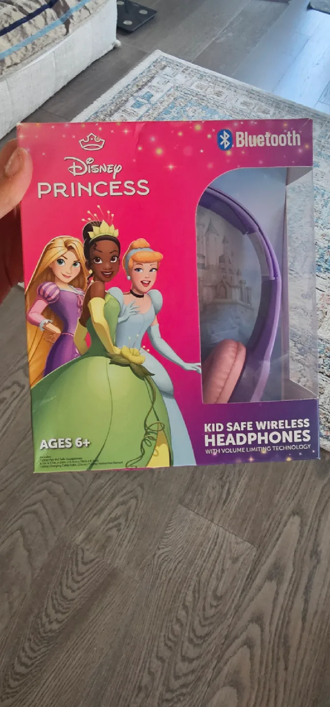 Disney Princess Kid Safe Wireless Headphones - New