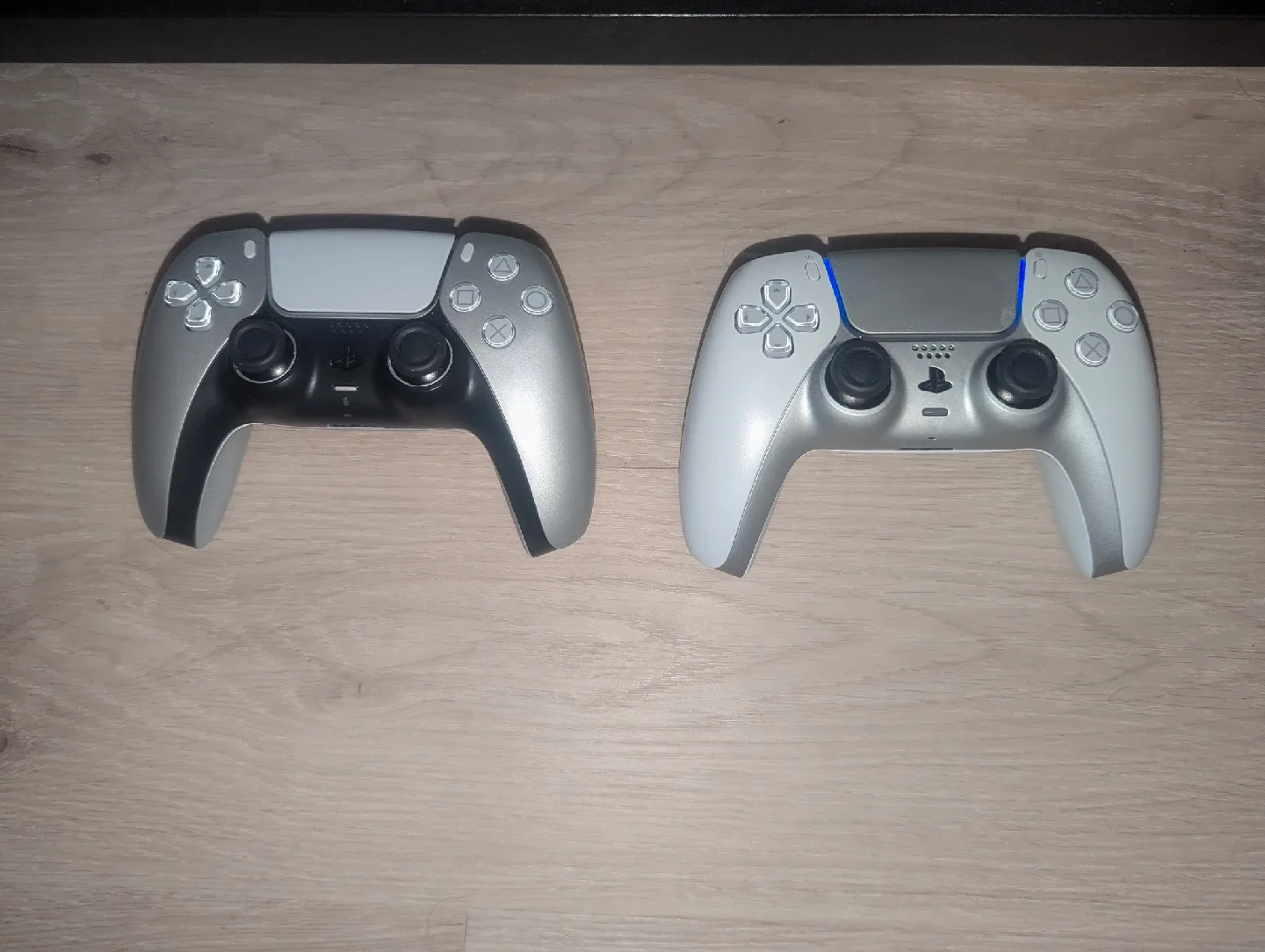 PlayStation 5 Digital with 2 Controllers image indicator(2)