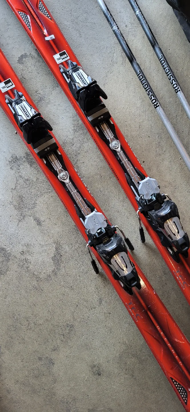 Atomic Ski Set with Alpina Helmet image indicator(7)