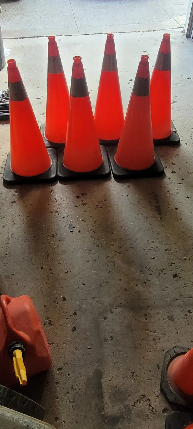 Traffic Cones - Set of 7 image indicator(2)