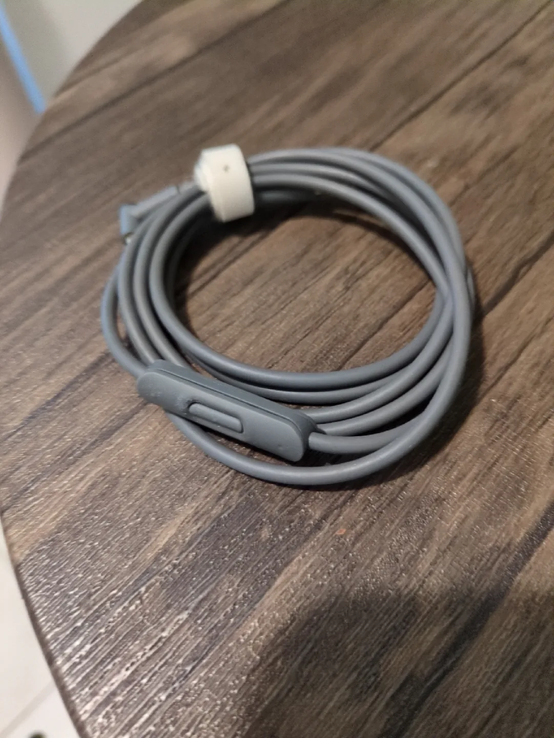 Beats Studio3 Wireless Over-Ear Headphones - Grey image indicator(7)