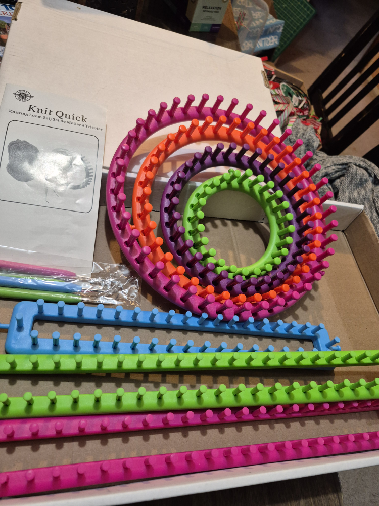 Knit Quick Loom Set Lot - photo 2