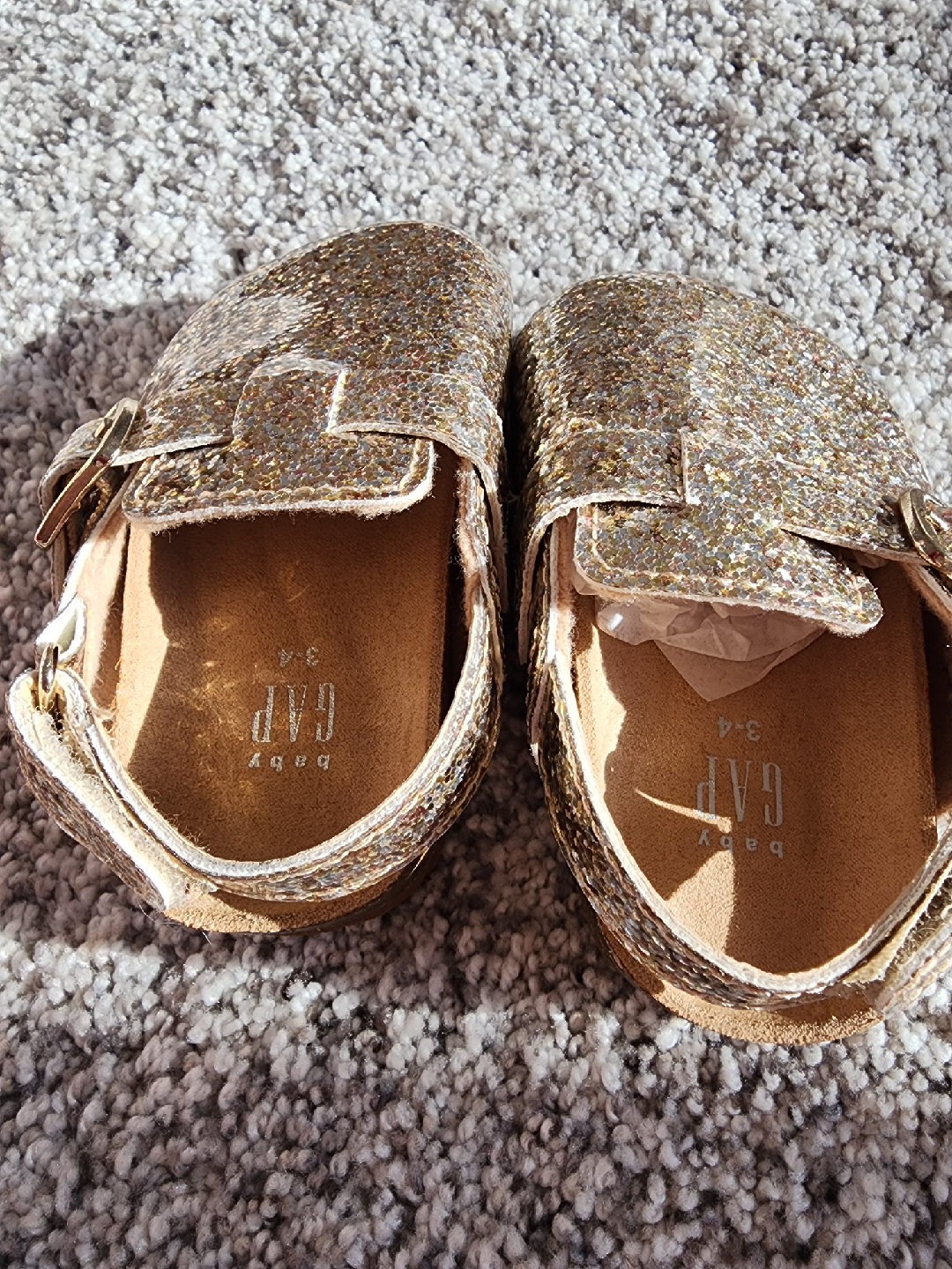 Never Used GAP Baby Glitter Sandals Size 3-4 🧡 - photo 2