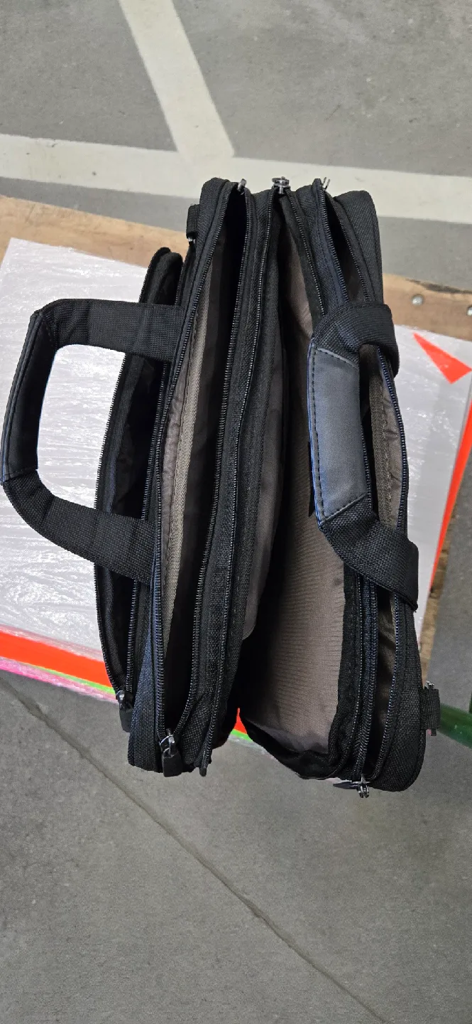 NEW Targus Checkpoint-Friendly Laptop Briefcase image indicator(7)