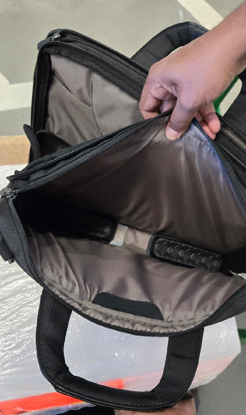 NEW Targus Checkpoint-Friendly Laptop Briefcase image indicator(8)